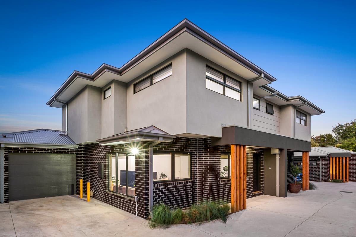 3 Sage Close